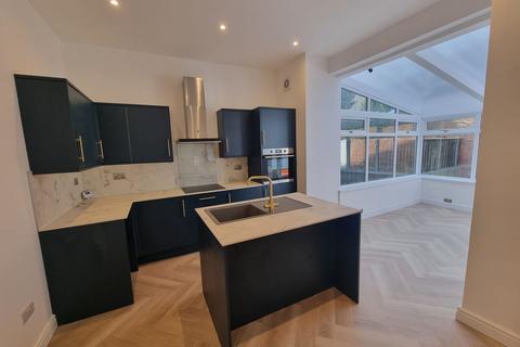 3 bedroom semi-detached house to rent, West Crescent, Darlington DL3