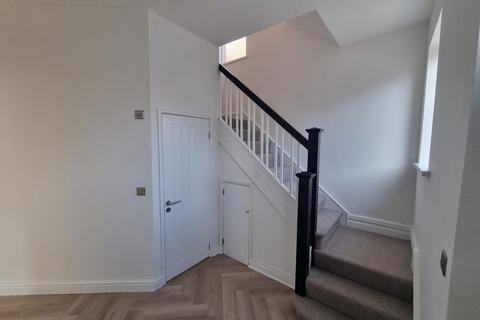 3 bedroom semi-detached house to rent, West Crescent, Darlington DL3