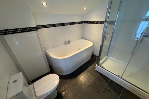 2 bedroom terraced house to rent, King Street, Penarth, CF64
