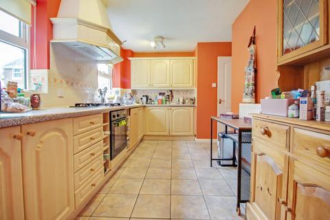 4 bedroom detached house to rent, Cagney Drive, Swindon SN25