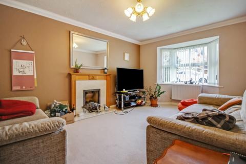 4 bedroom detached house to rent, Cagney Drive, Swindon SN25