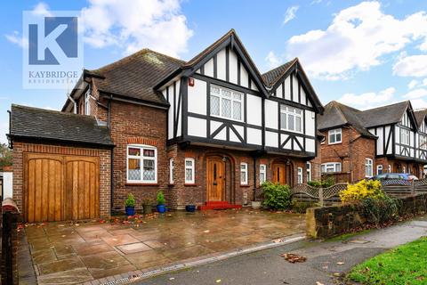 3 bedroom semi-detached house for sale, Elmcroft Drive, Chessington, KT9