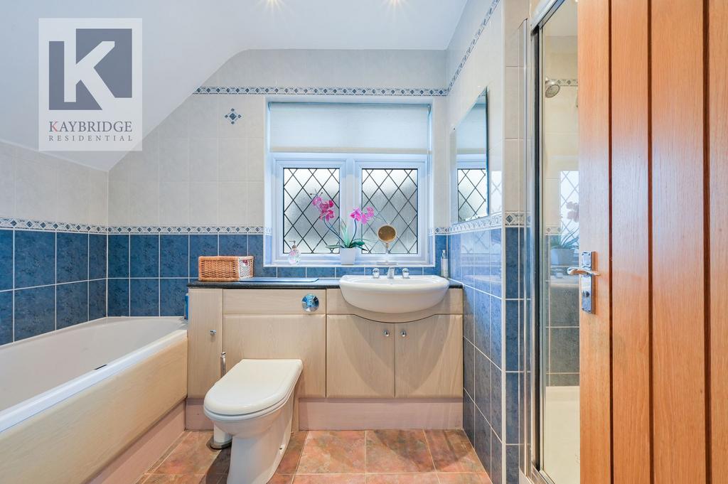 Elmcroft Drive, Chessington - KT9 1 DY