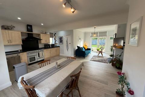 5 bedroom detached house for sale, The Moor, Bedford