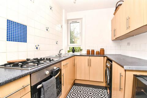 3 bedroom flat for sale, Lindsay Terrace, Lennoxtown, G66
