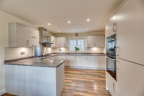 4 bedroom detached house for sale, Lutterworth Avenue, Runcorn, WA7