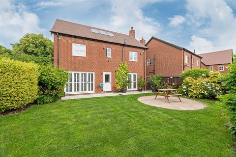 4 bedroom detached house for sale, Lutterworth Avenue, Runcorn, WA7