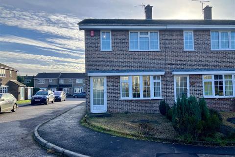 3 bedroom terraced house to rent, Buckwell, Wellington