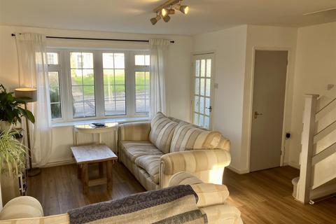 3 bedroom terraced house to rent, Buckwell, Wellington