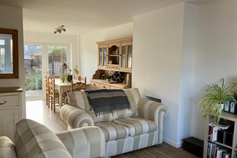 3 bedroom terraced house to rent, Buckwell, Wellington