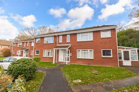 2 bedroom apartment for sale - Guardian Court, Langtons Meadow, Farnham Common, Buckinghamshire, SL2