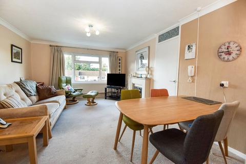 2 bedroom apartment for sale, Guardian Court, Langtons Meadow, Farnham Common, Buckinghamshire, SL2
