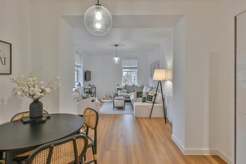 1 bedroom apartment for sale, 8 Ingrave Road, Brentwood, Essex