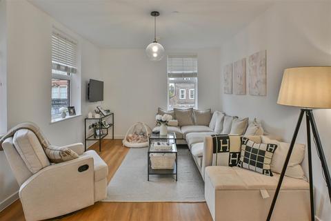 1 bedroom apartment for sale, 8 Ingrave Road, Brentwood, Essex