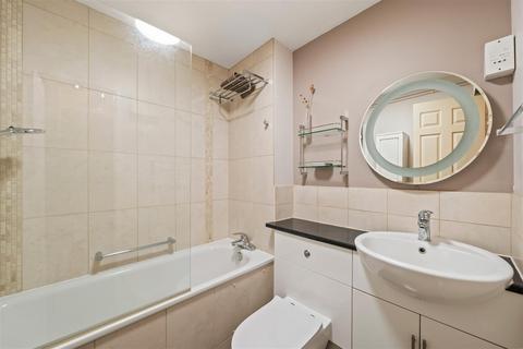 1 bedroom maisonette for sale, Queens Road, Guildford