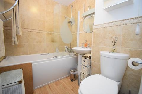 1 bedroom apartment for sale, Missenden Gardens, Burnham, Buckinghamshire, SL1