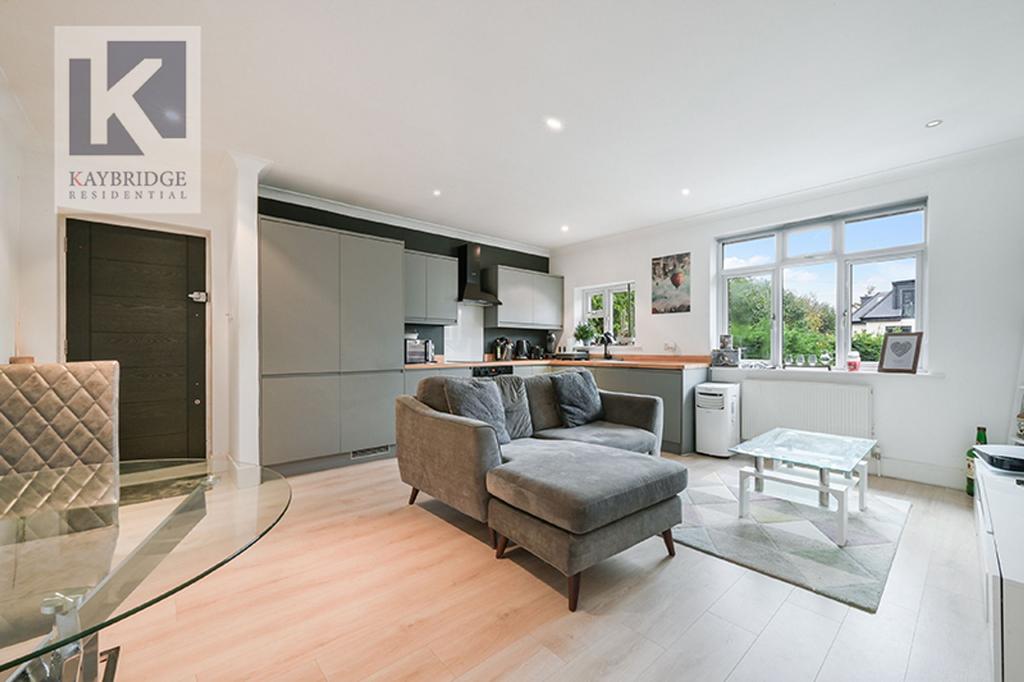 Beaumont Court, KT17 1 JH