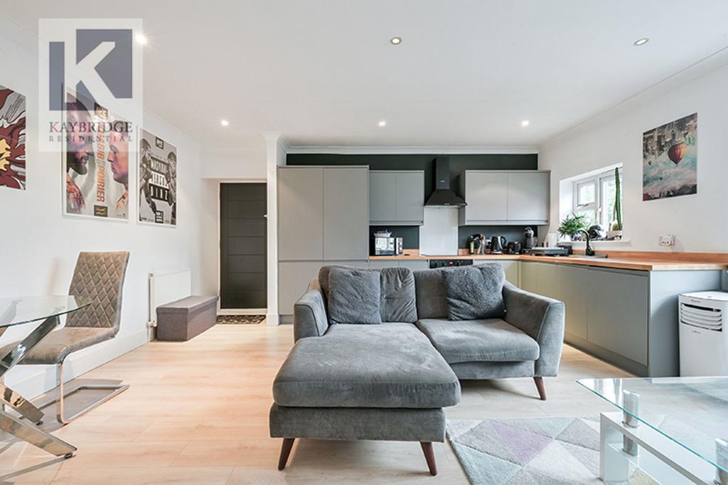 Beaumont Court, KT17 1 JH