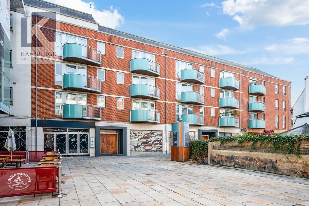 THE OAKS SQUARE, Epsom
