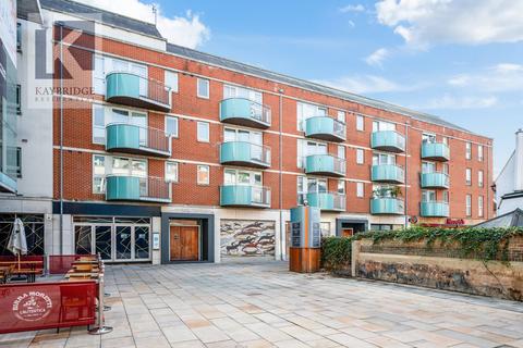 2 bedroom flat for sale - The Oaks Square, Epsom, KT19