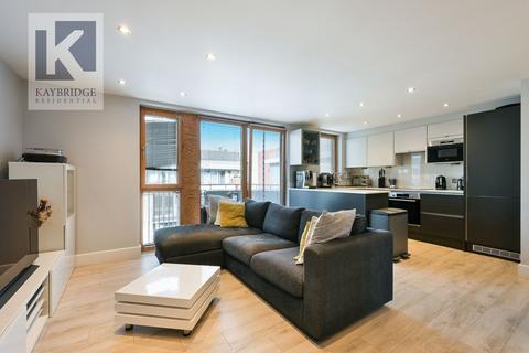 2 bedroom flat for sale, The Oaks Square, Epsom, KT19