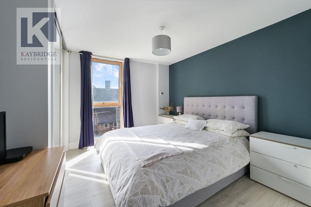 The Oaks Square, Epsom - KT19 8 AR