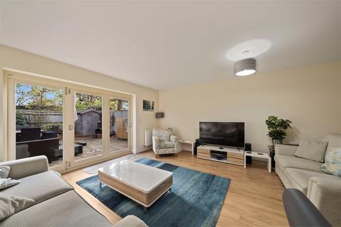 3 bedroom house for sale, White Hart Close, Ripley, Woking