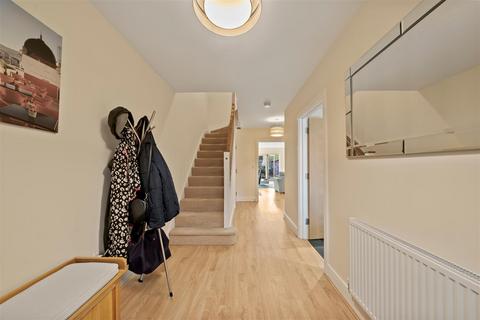 3 bedroom house for sale, White Hart Close, Ripley, Woking