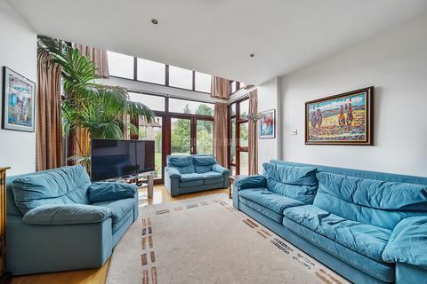 undefined, Finchley N3