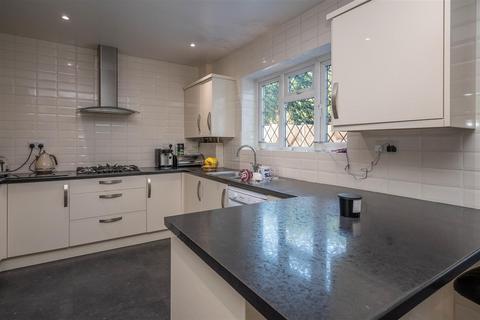 4 bedroom detached house for sale, Selwood Road, Brentwood