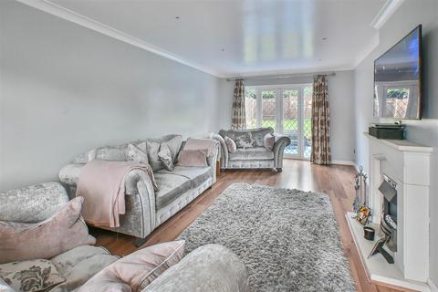 4 bedroom detached house for sale, Selwood Road, Brentwood