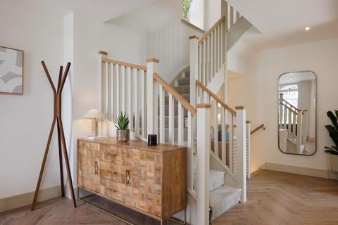 3 bedroom townhouse for sale, Bicknell Way, London SW17