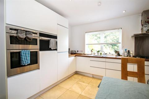 undefined, Pewley Way, Guildford