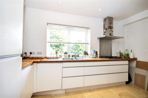 undefined, Pewley Way, Guildford