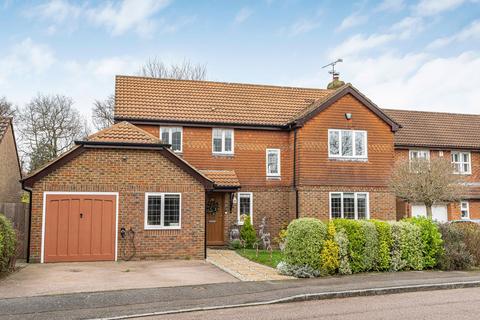 4 bedroom detached house for sale, Saxon Road, Crawley RH10