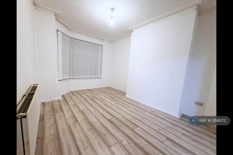 3 bedroom terraced house to rent, Newland Street, Manchester, M8