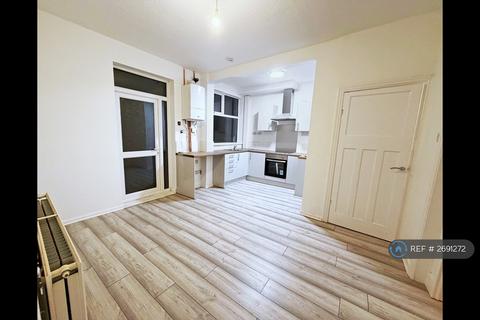 3 bedroom terraced house to rent, Newland Street, Manchester, M8