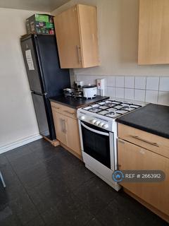 1 bedroom in a house share to rent, Malmesbury Road, London, E3