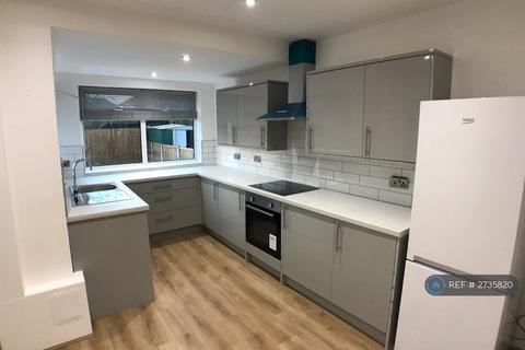 3 bedroom semi-detached house to rent, Sycamore Drive, Chester, CH4