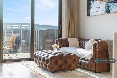 1 bedroom flat to rent, New Union Square, London, SW11