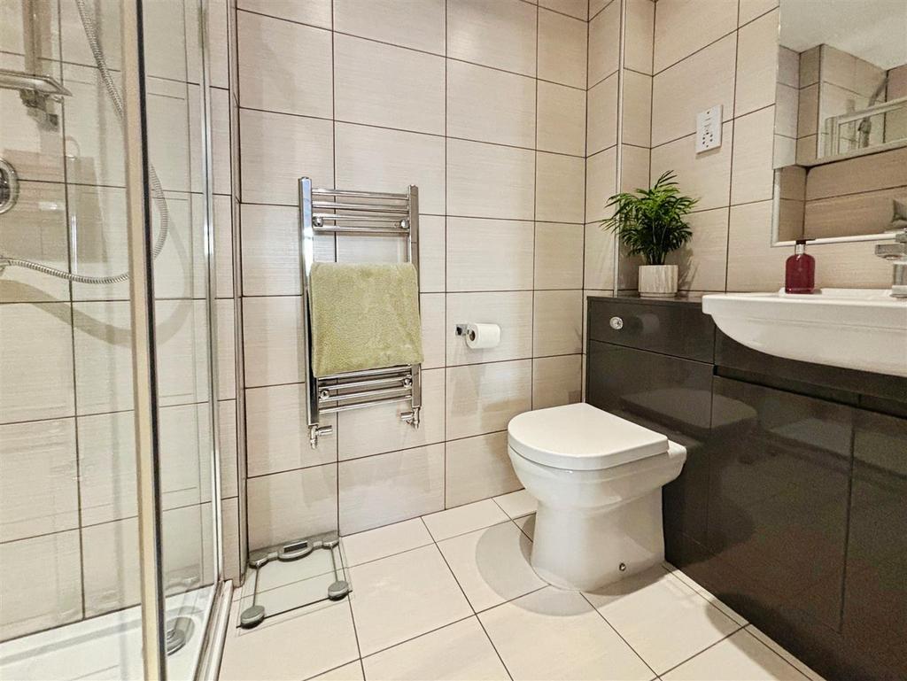 Master En-Suite