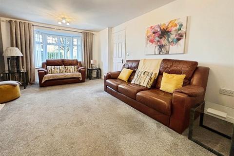 undefined, Javelin Close, Bradford BD10