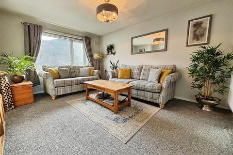 2 bedroom apartment for sale, Woodside, Shipley BD18