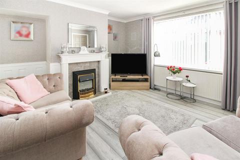 undefined, Thackeray Road, Bradford BD10