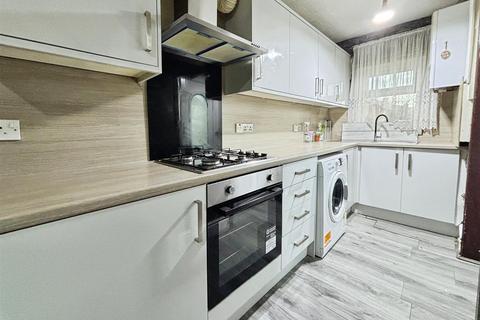 3 bedroom terraced house for sale, Gain Lane., Bradford BD2
