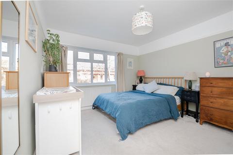 2 bedroom apartment for sale, Craneford Way, Twickenham