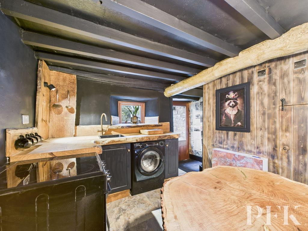 1 Midtown - Kitchen