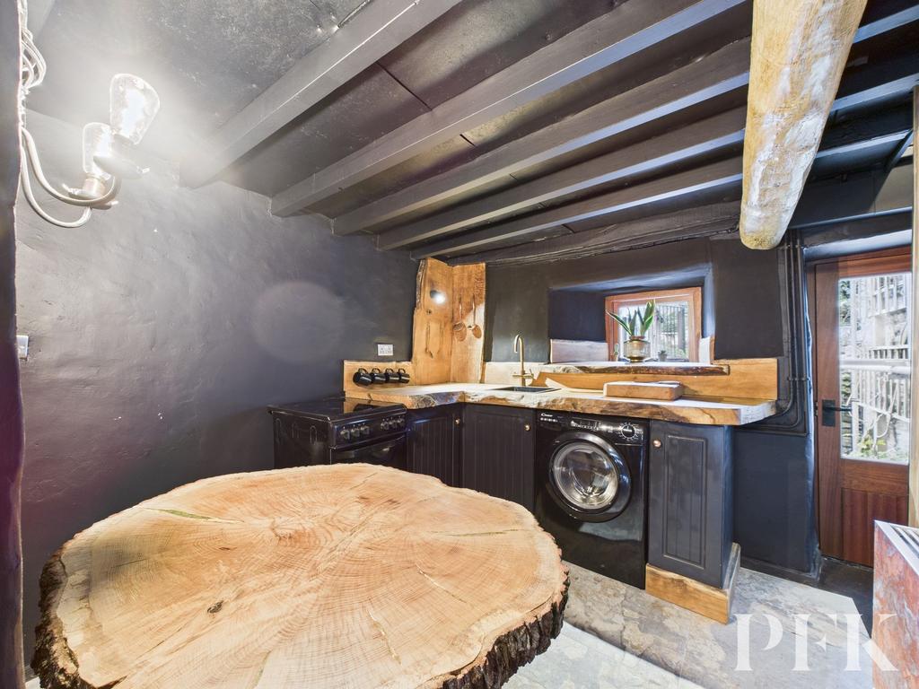 1 Midtown - Kitchen
