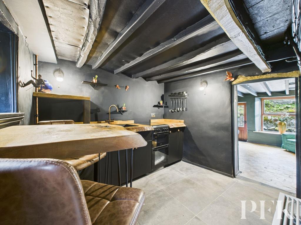 2 Midtown - Kitchen