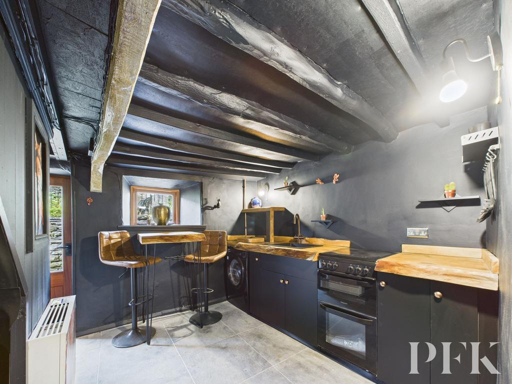 2 Midtown - Kitchen